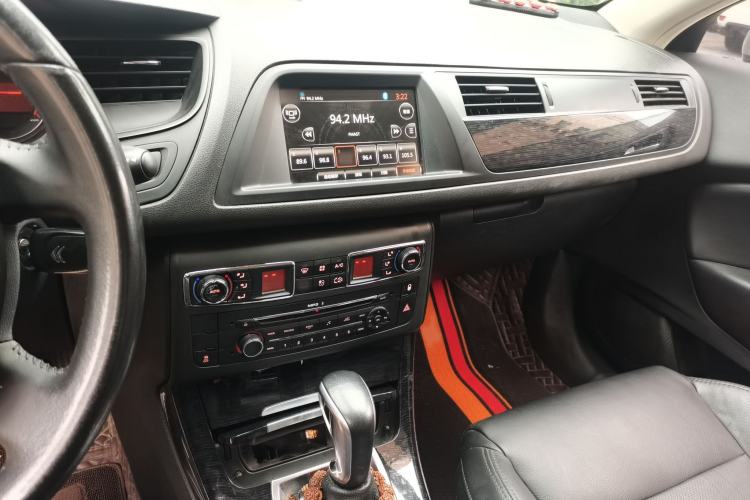 Used Citroen C5 2014 2.0L Automatic Luxury Edition Audio And AC Panel