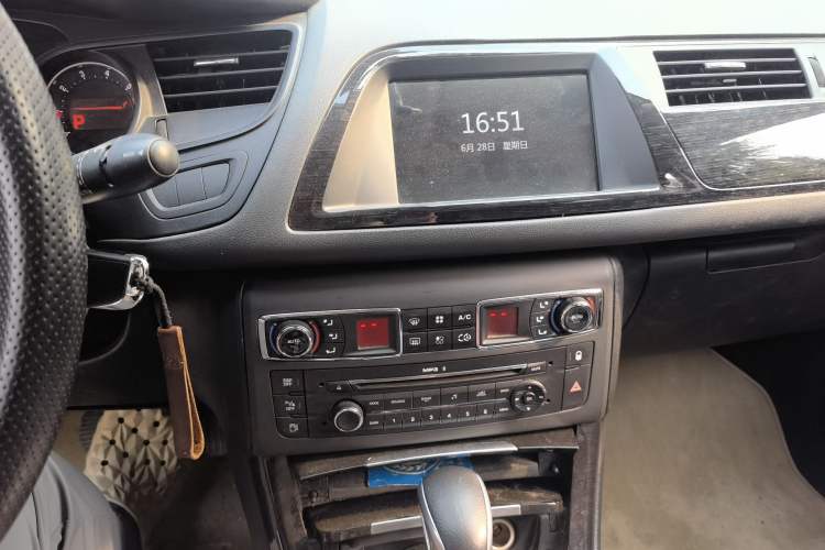 Used Citroen C5 2014 2.0L Automatic Luxury Edition Audio And AC Panel