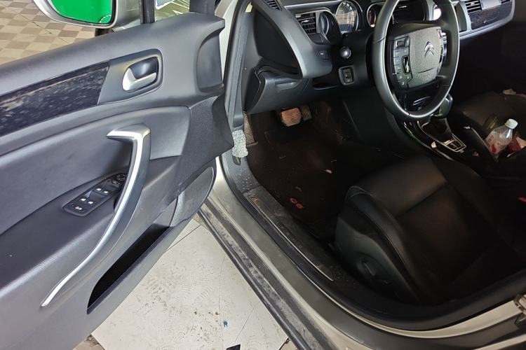 Used Citroen C5 2014 2.0L Automatic Luxury Edition Driver Seat