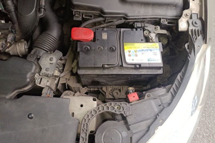 Used Citroen C5 2014 1.6T Automatic Luxury Model Engine Bay Left