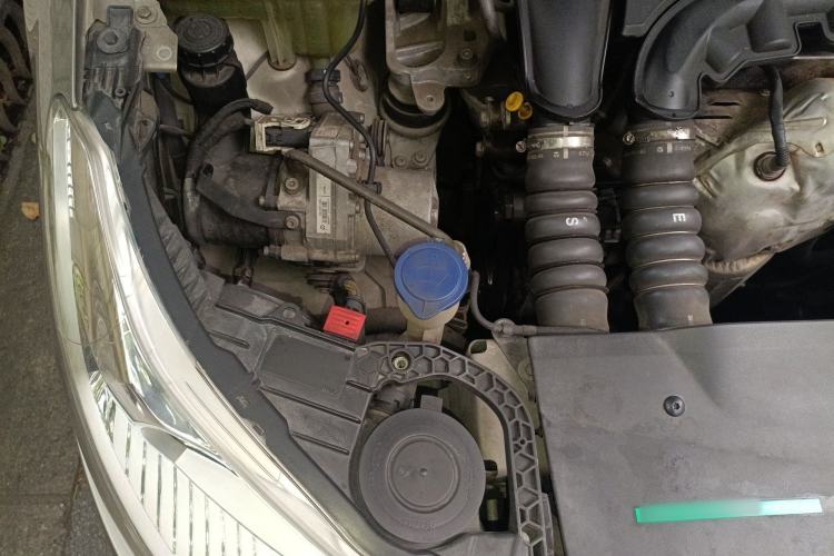 Used Citroen C5 2014 1.6T Automatic Luxury Model Engine Bay Right