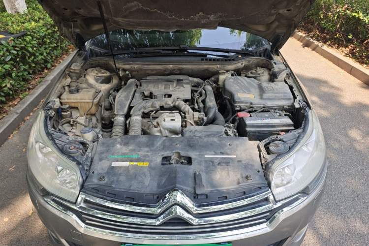Used Citroen C5 2014 1.6T Automatic Luxury Model Engine Bay