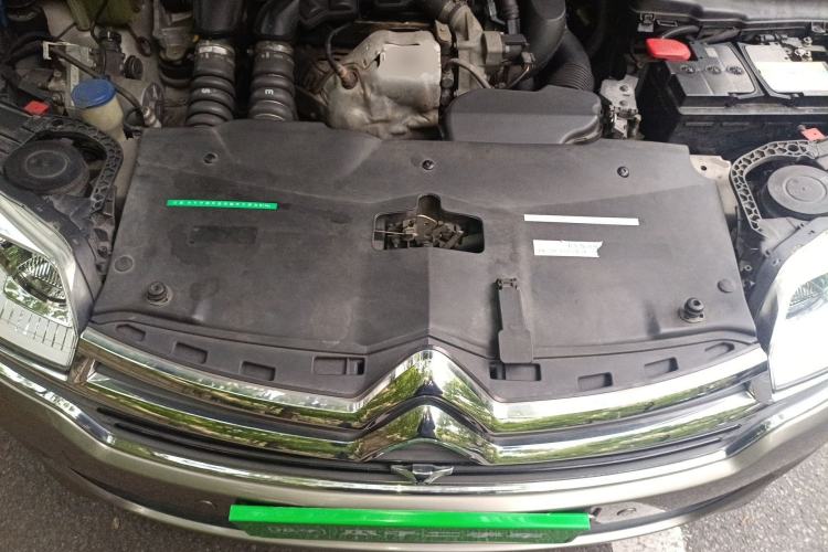 Used Citroen C5 2014 1.6T Automatic Luxury Model Engine Bay