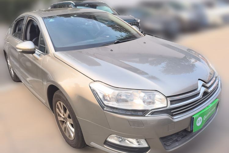 Used Citroen C5 2014 2.0L Automatic Luxury Edition Front Right 45 Deg