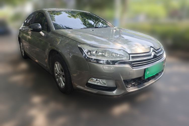 Used Citroen C5 2014 1.6T Automatic Luxury Model Front Right 45 Deg
