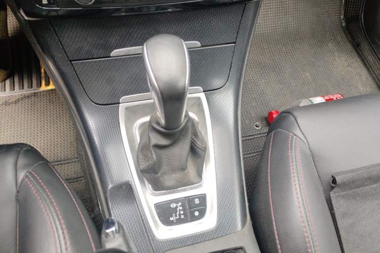 Used Citroen C5 2014 1.6T Automatic Prestige Model Gear Lever