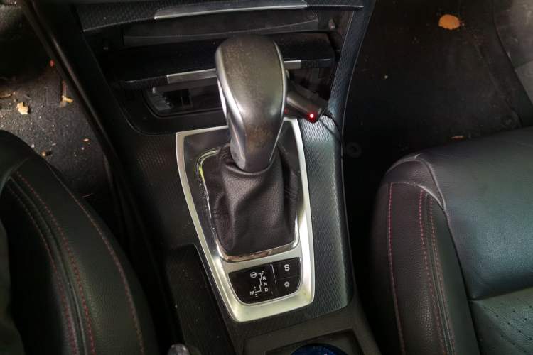Used Citroen C5 2014 1.6T Automatic Luxury Model Gear Lever