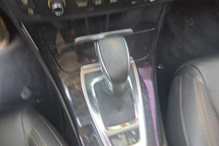Used Citroen C5 2014 2.0L Automatic Luxury Edition Gear Lever