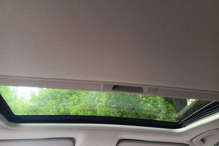 Used Citroen C5 2014 1.6T Automatic Luxury Model Headliner