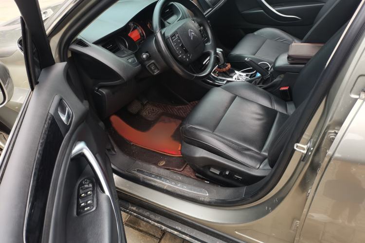 Used Citroen C5 2014 2.0L Automatic Luxury Edition Interior 3