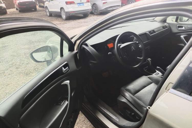 Used Citroen C5 2014 1.6T Automatic Luxury Model Left Front Seat