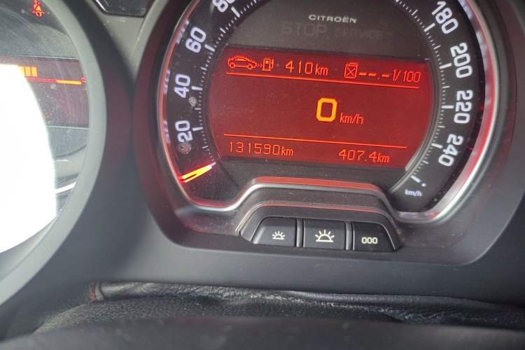 Used Citroen C5 2014 2.0L Automatic Luxury Edition Odometer Close Up