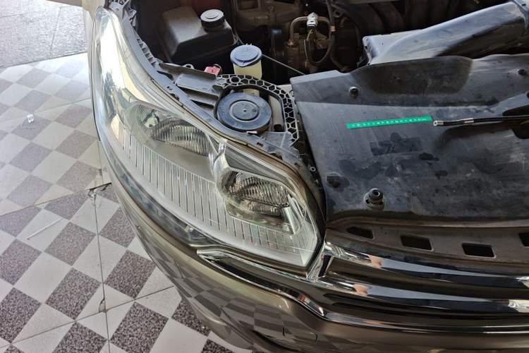 Used Citroen C5 2014 2.0L Automatic Luxury Edition Right Front Headlight