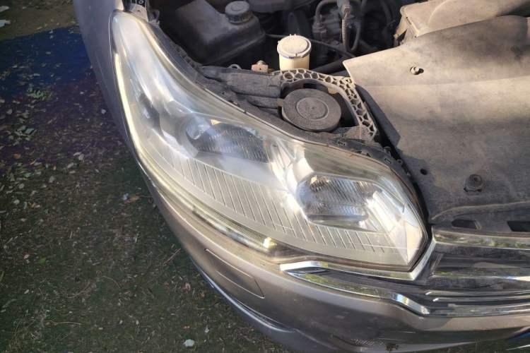 Used Citroen C5 2014 2.0L Automatic Luxury Edition Right Front Headlight