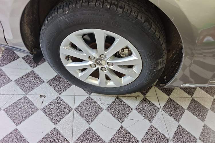 Used Citroen C5 2014 2.0L Automatic Luxury Edition Right Front Wheel Hub