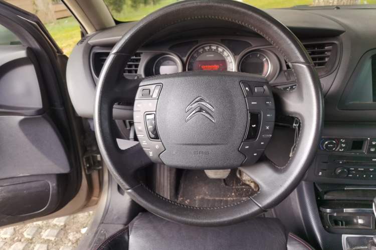 Used Citroen C5 2014 1.6T Automatic Luxury Model Steering Wheel
