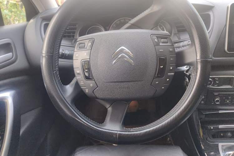 Used Citroen C5 2014 2.0L Automatic Luxury Edition Steering Wheel