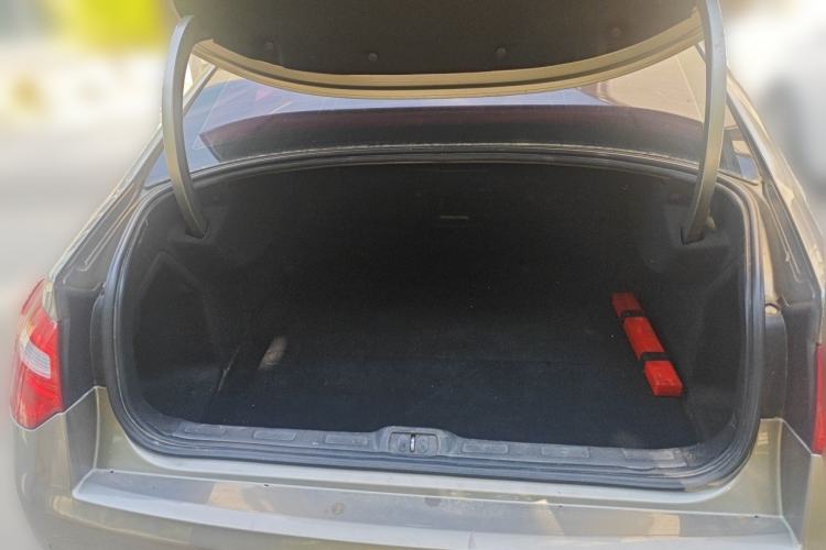 Used Citroen C5 2014 2.0L Automatic Luxury Edition Trunk