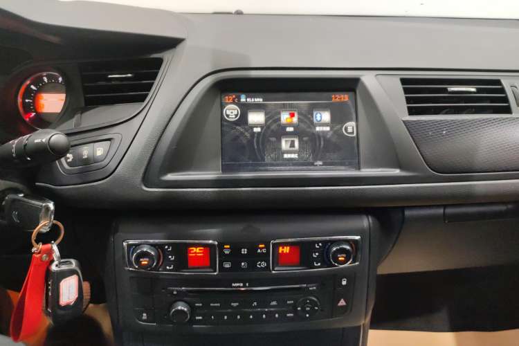 Used Citroen C5 2014 1.6T Automatic Luxury Model Audio And AC Panel