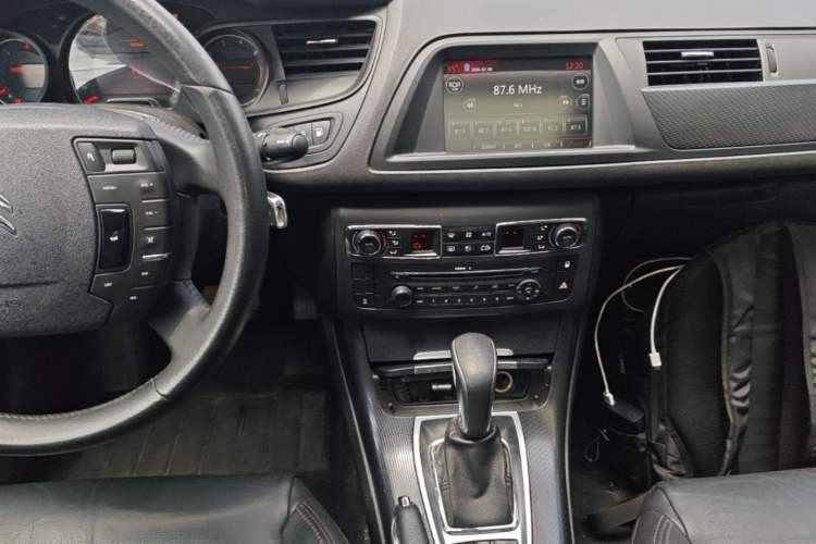 Used Citroen C5 2014 1.6T Automatic Luxury Model Audio And AC Panel