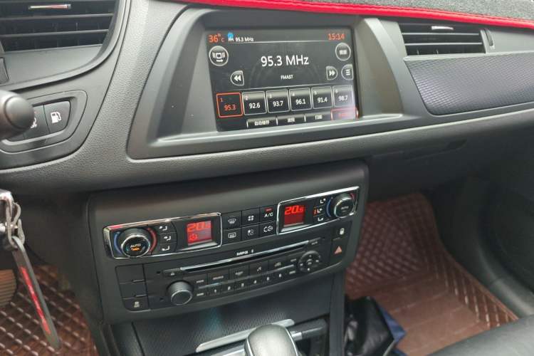 Used Citroen C5 2014 1.6T Automatic Luxury Model Audio And AC Panel