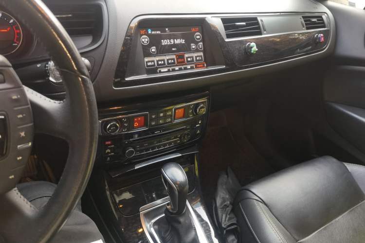 Used Citroen C5 2014 2.3L Automatic Prestige Edition Audio And AC Panel