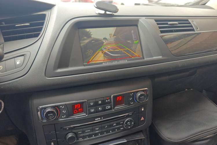 Used Citroen C5 2014 2.0L Automatic Luxury Edition Audio And AC Panel