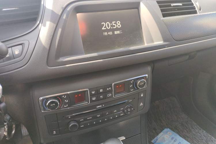 Used Citroen C5 2014 1.6T Automatic Luxury Model Audio And AC Panel
