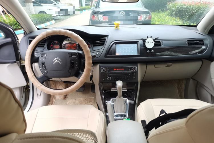 Used Citroen C5 2014 2.0L Automatic Zunyue Model Center Console
