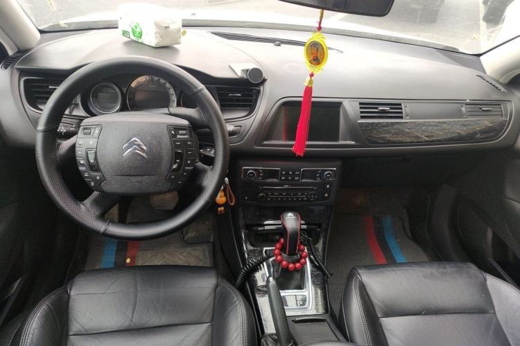 Used Citroen C5 2014 2.0L Automatic Luxury Edition Center Console
