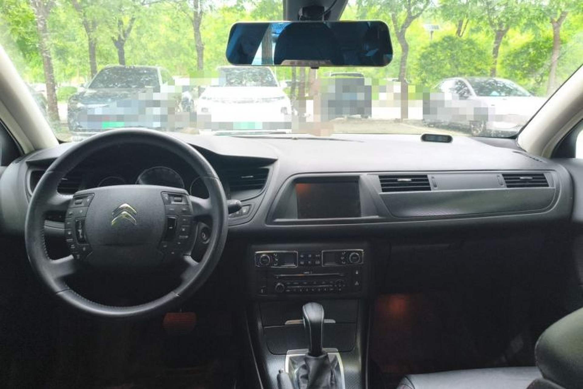 Used Citroen C5 2014 1.6T Automatic Luxury Model Center Console