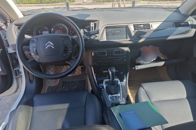 Used Citroen C5 2014 2.0L Automatic Luxury Edition Center Console