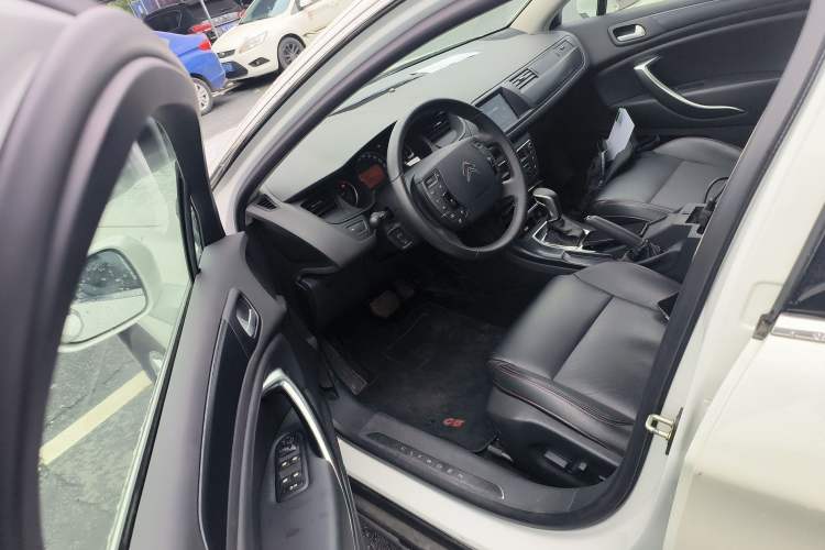 Used Citroen C5 2014 1.6T Automatic Luxury Model Driver Seat
