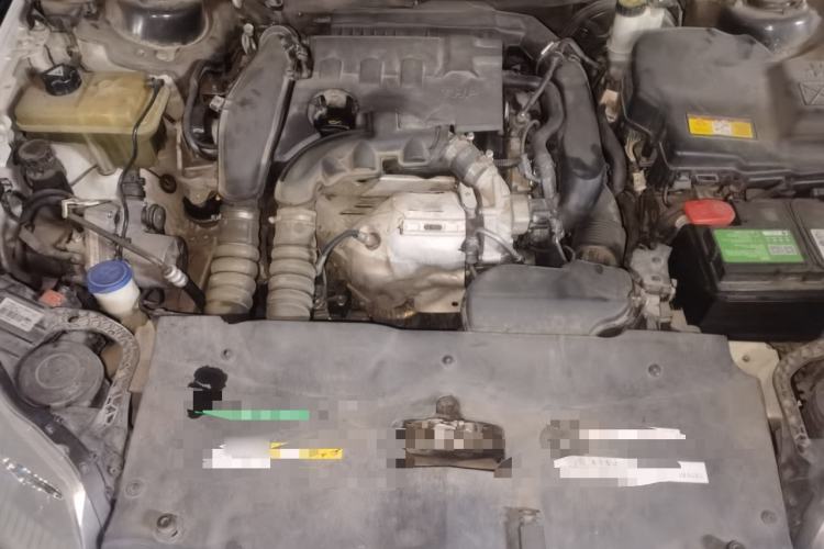 Used Citroen C5 2014 1.6T Automatic Luxury Model Engine Bay