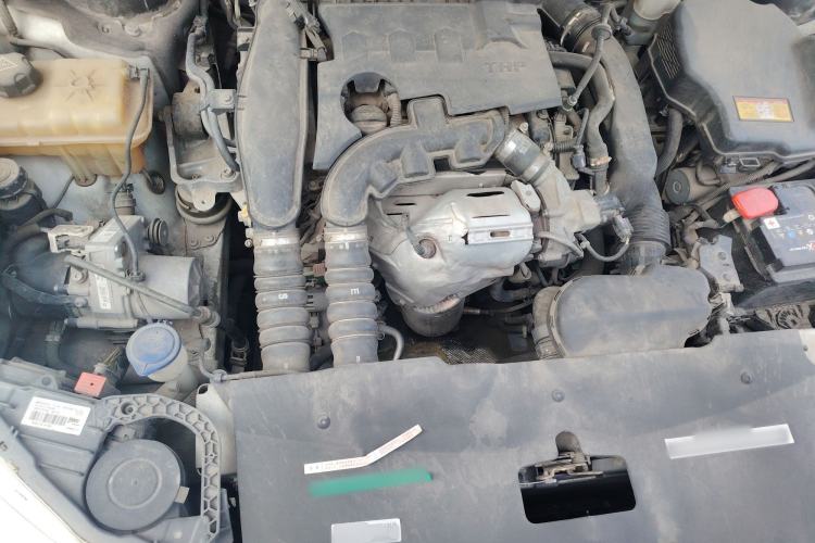 Used Citroen C5 2014 1.6T Automatic Luxury Model Engine Bay