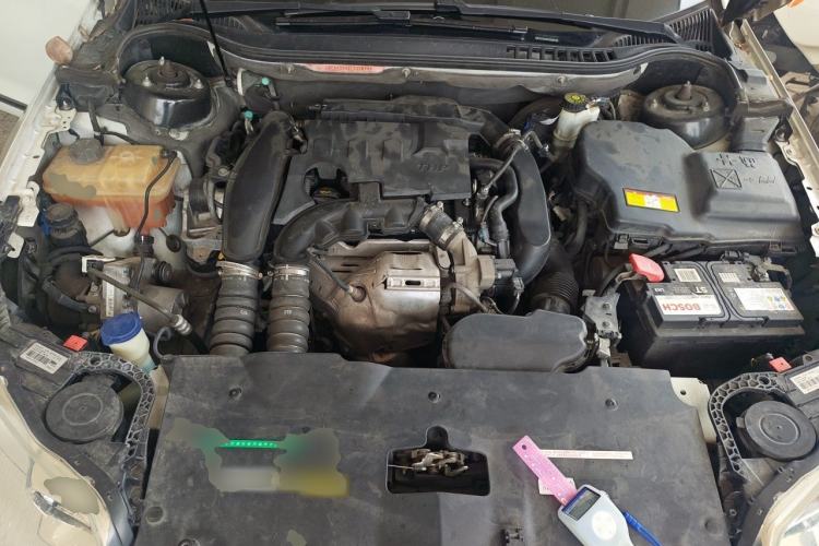 Used Citroen C5 2014 1.6T Automatic Luxury Model Engine Bay