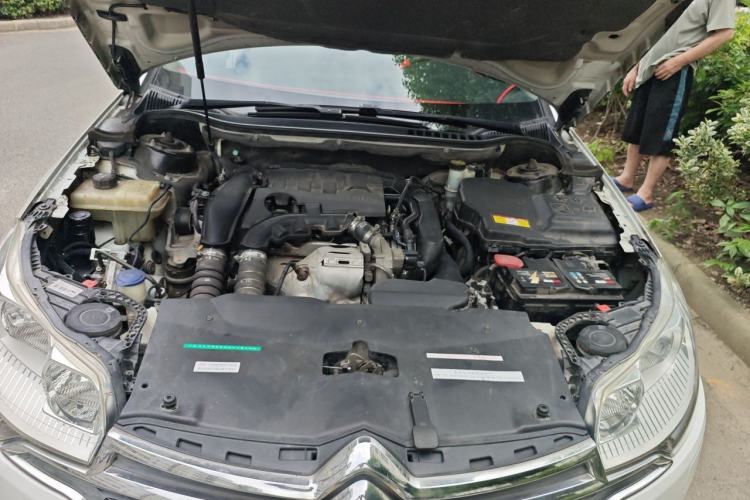 Used Citroen C5 2014 1.6T Automatic Luxury Model Engine Bay