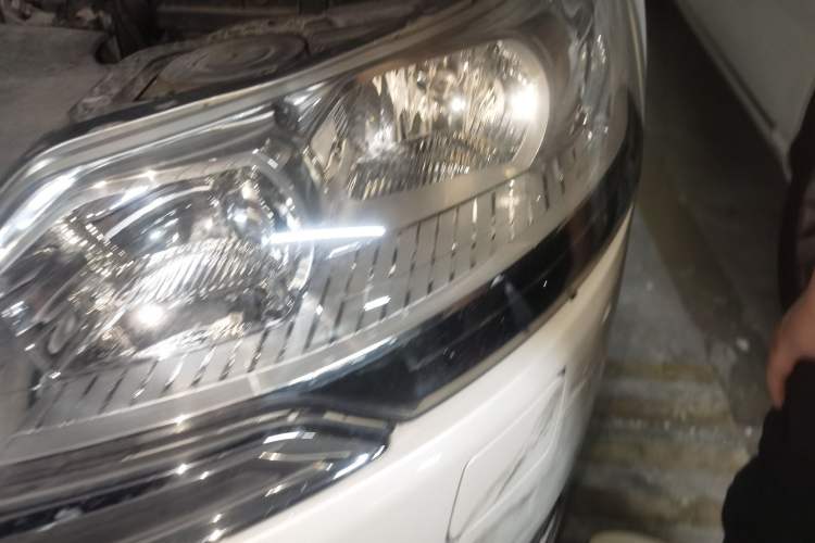 Used Citroen C5 2014 1.6T Automatic Luxury Model Engine Bay Left