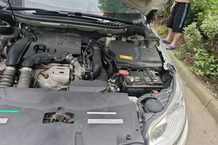 Used Citroen C5 2014 1.6T Automatic Luxury Model Engine Bay Left