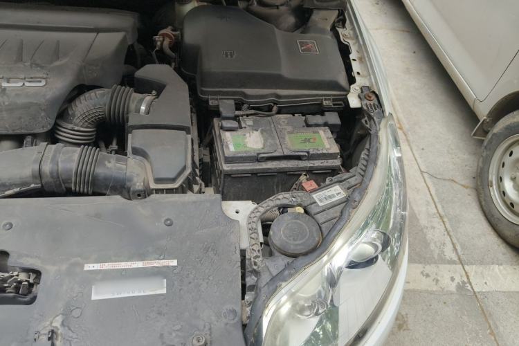 Used Citroen C5 2014 2.3L Automatic Luxury Version Engine Bay Left