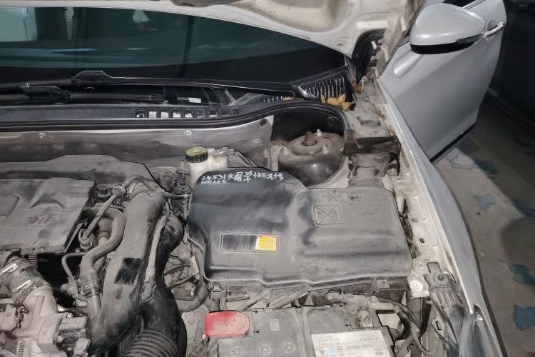 Used Citroen C5 2014 1.6T Automatic Luxury Model Engine Bay Left
