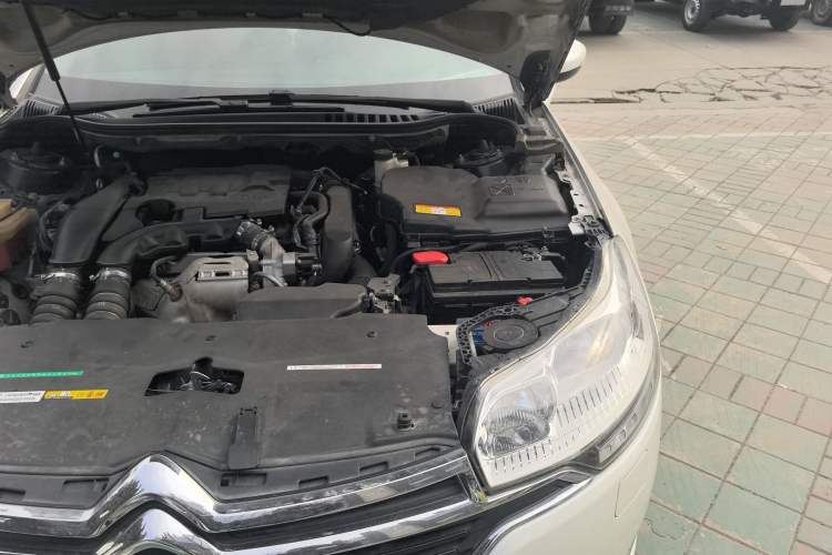 Used Citroen C5 2014 1.6T Automatic Luxury Model Engine Bay Left