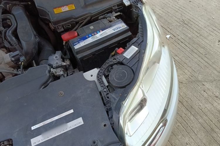 Used Citroen C5 2014 1.6T Automatic Luxury Model Engine Bay Left