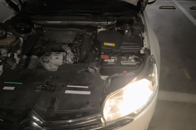 Used Citroen C5 2014 1.6T Automatic Luxury Model Engine Bay Left