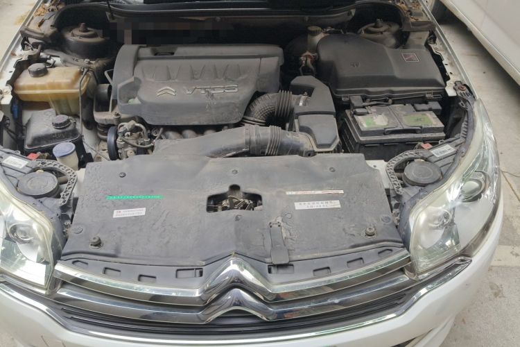 Used Citroen C5 2014 2.3L Automatic Luxury Version Engine Bay