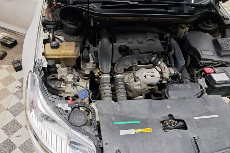 Used Citroen C5 2014 1.6T Automatic Luxury Model Engine Bay Right