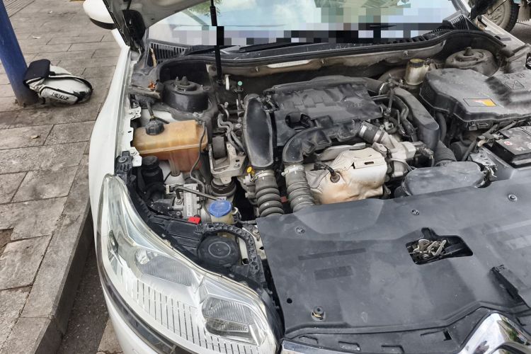 Used Citroen C5 2014 1.6T Automatic Luxury Model Engine Bay Right
