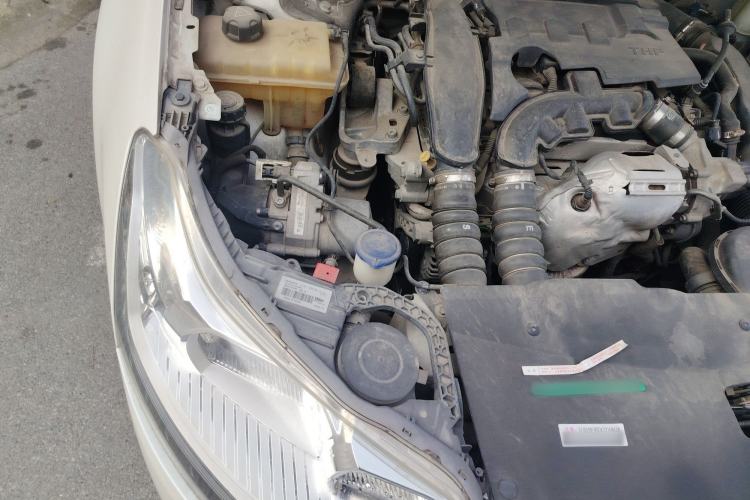 Used Citroen C5 2014 1.6T Automatic Luxury Model Engine Bay Right