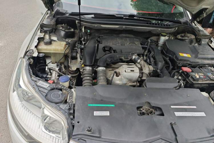 Used Citroen C5 2014 1.6T Automatic Luxury Model Engine Bay Right