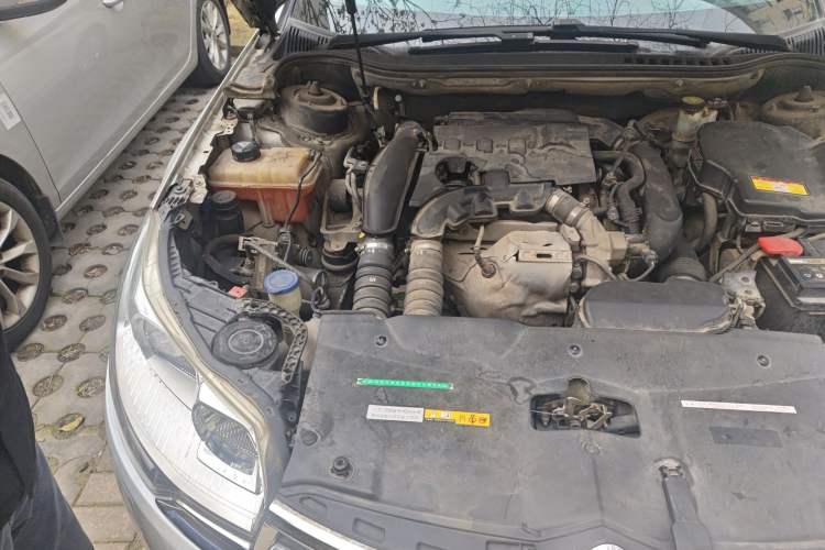 Used Citroen C5 2014 1.6T Automatic Luxury Model Engine Bay Right